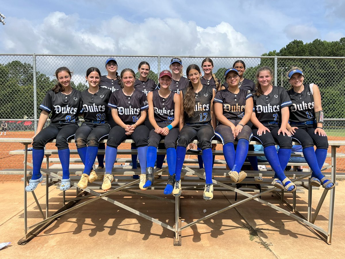 nj_LadyDukes18u's tweet photo. Dukes go 1-1 today against some tough competition. Now we enjoy some down time and team dinner.
#Rodsquad https://t.co/ftzdVttAoj