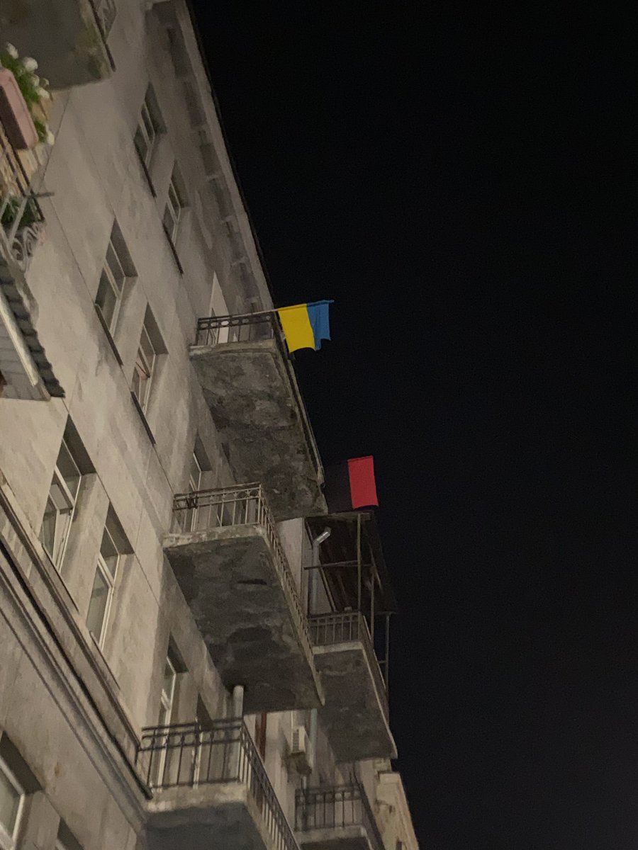 sidelec23_34's tweet photo. Прыемна вяртацца ў Кіеўскую кватэру з адчуваннем дома і балкон сустракае ў поўнай красе🤌 https://t.co/rkLbtCRiws