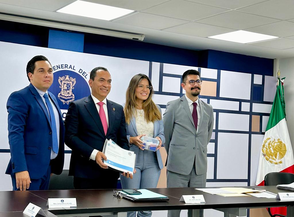 El 11 de julio, Fundación IDEA y <a href="/Fortis_Mx/">Fortis Consultoría</a>, junto con #INLMéxico, acudieron a la <a href="/FiscaliaMich/">Fiscalía General de Michoacán</a> para presentar los principales resultados de la asistencia técnica del Programa #MiFiscalía al Fiscal General, el Mtro. Adrián López. (1/3)🧵👇🏽