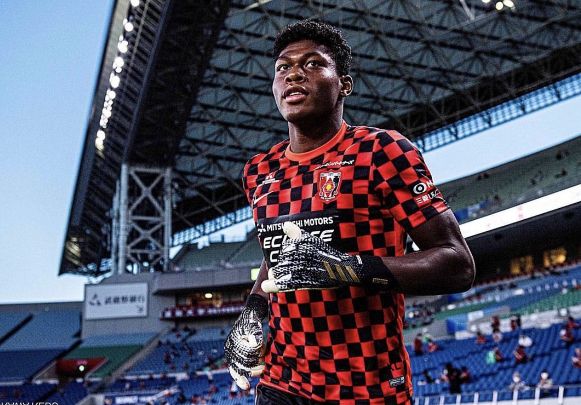 Manchester United are working on Zion Suzuki deal. Japanese goalkeeper is one of3 options as backup GK and talks are now taking place on player side. 🔴🇯🇵 

No talks yet with Urawa Reds as Man United are busy with André Onana deal being completed.
