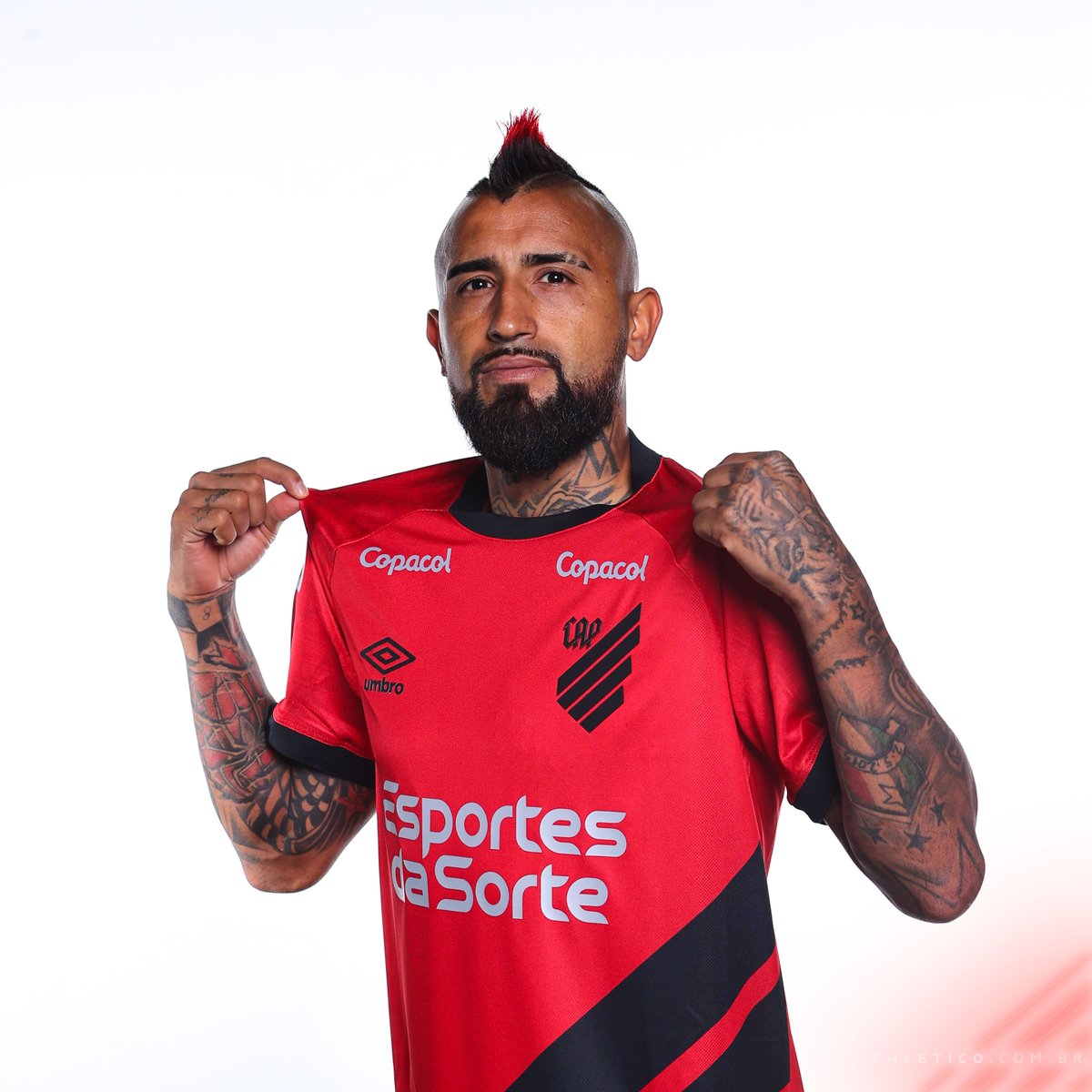 Arturo Vidal vuelve al número que marcó su carrera -> tinyurl.com/numerovidal