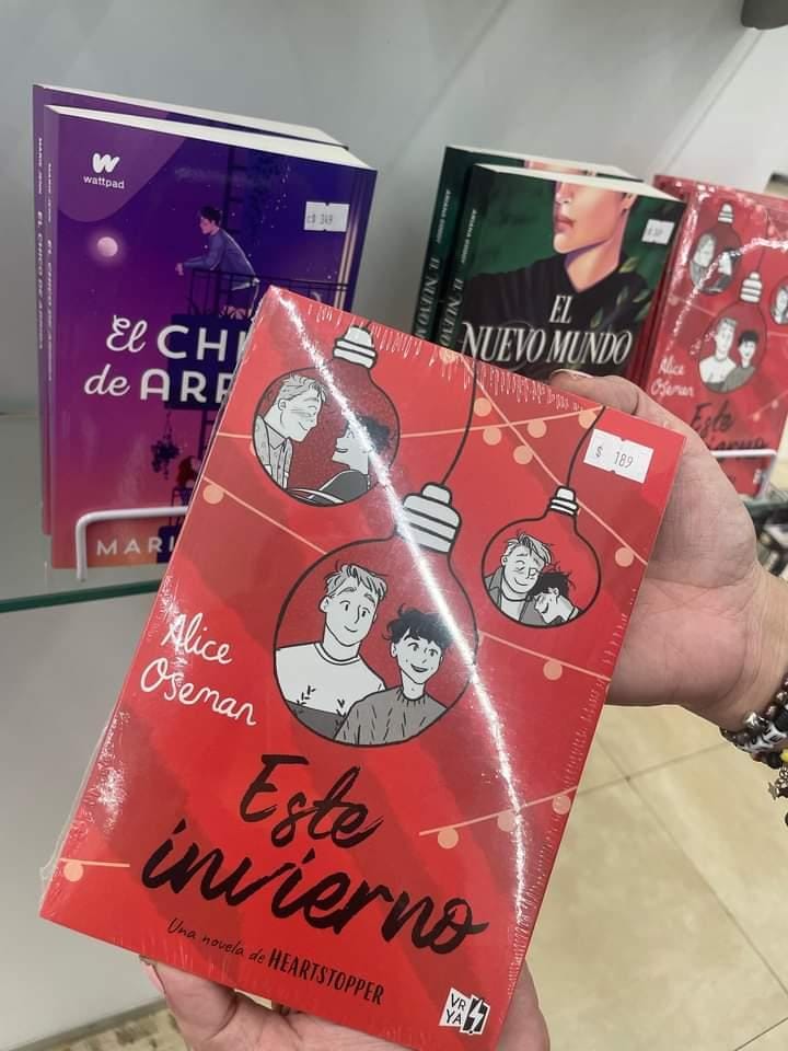 MixupTeam's tweet photo. Ya tenemos disponible #EsteInvierno... La novela que te cuenta más de los personajes de #HEARTSTOPPER, con ilustraciones de #AliceOseman. https://t.co/DsuDOfFQZq