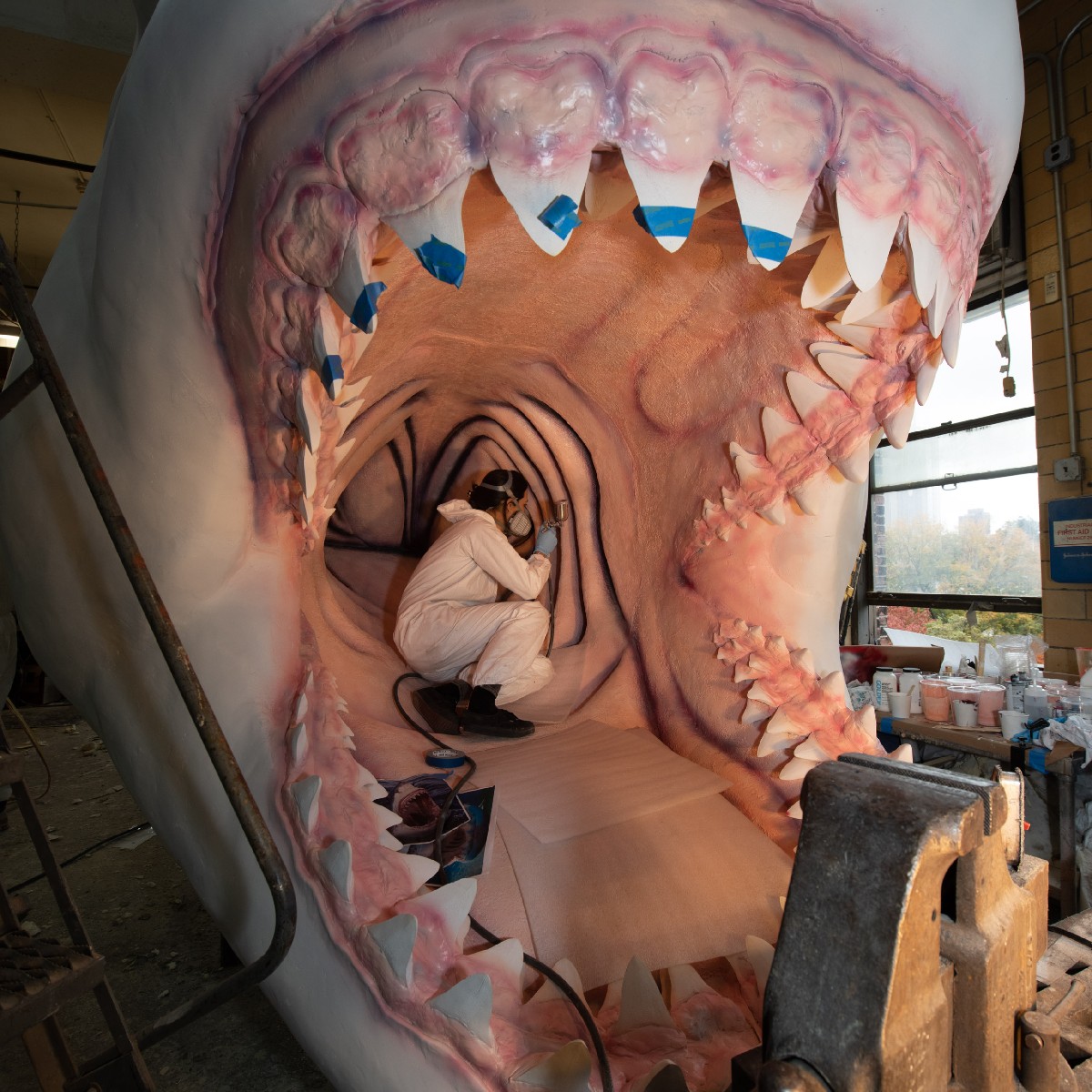 🦈 It’s #SharkAwarenessDay! For the Museum’s special exhibition Sharks, a team of artists used scientific data to reconstruct the mighty megalodon. Scans of real fossilized teeth were 3D printed to arm it with 138 sharp chompers, the largest of which are 7 in (17.8 cm) long.