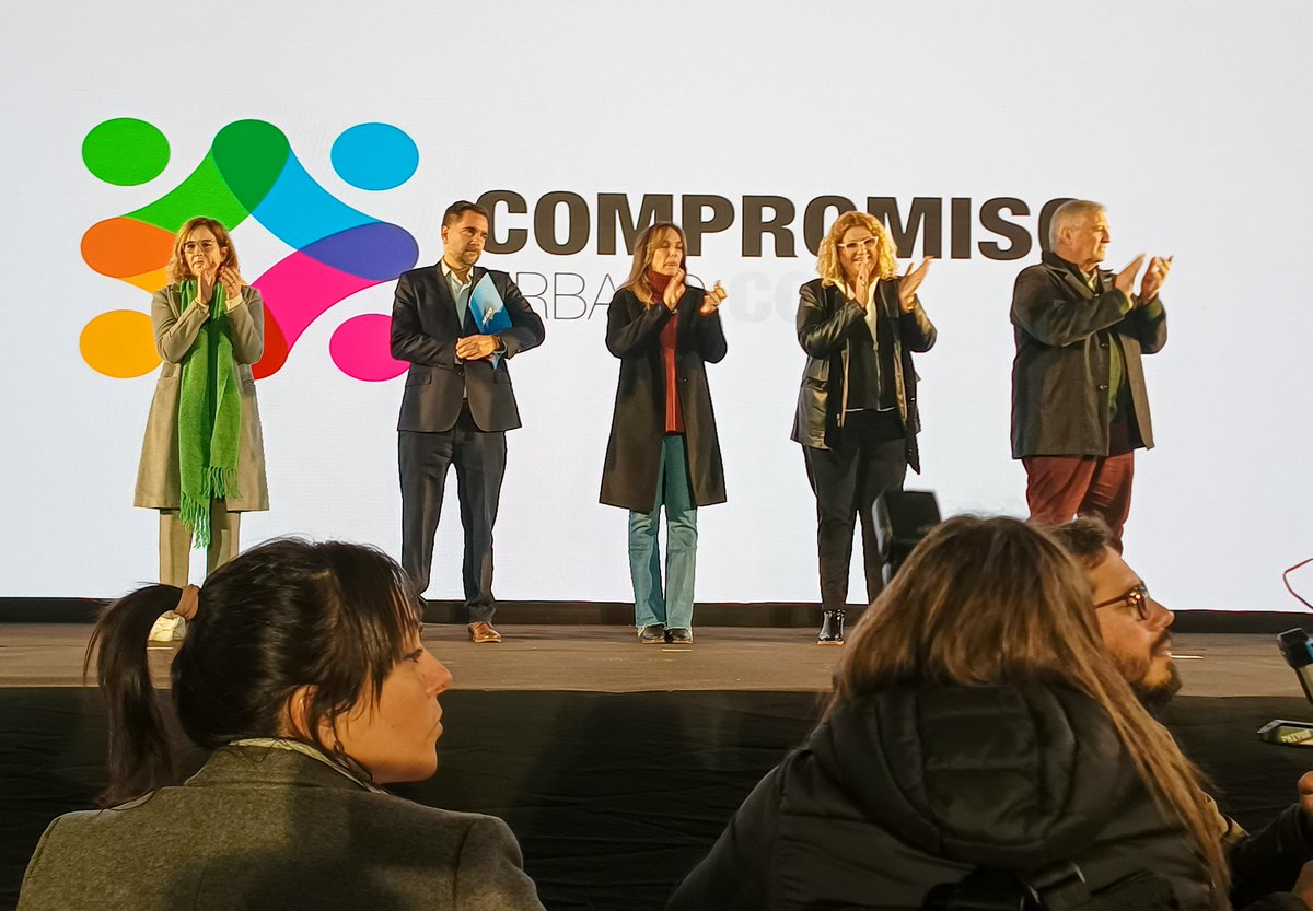 GroomingHCD's tweet photo. Acompañamos la entrega del plan conectar igualdad, con material de prevención para el uso seguro y responsable de la notebooks.
Pero de la mano de las herramientas tecnologías también deben ir las herramientas preventivas para un desarrollo seguro de su uso.
#Frenemoselgrooming https://t.co/MWkvr0sv37