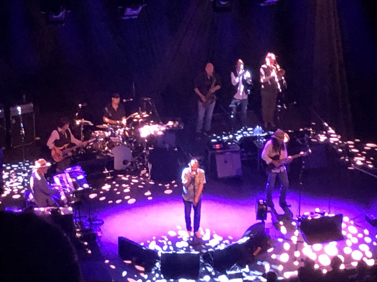 Jasthoughts's tweet photo. Latest musical roundup, featuring Southside Johnny and the Asbury Jukes, Daryl Hall, Todd Rundgren, Branford Marsalis and a local artist Henry Tozer. Southside in the photo. https://t.co/ZQxcgkbMxz https://t.co/BB0oSkPqVF