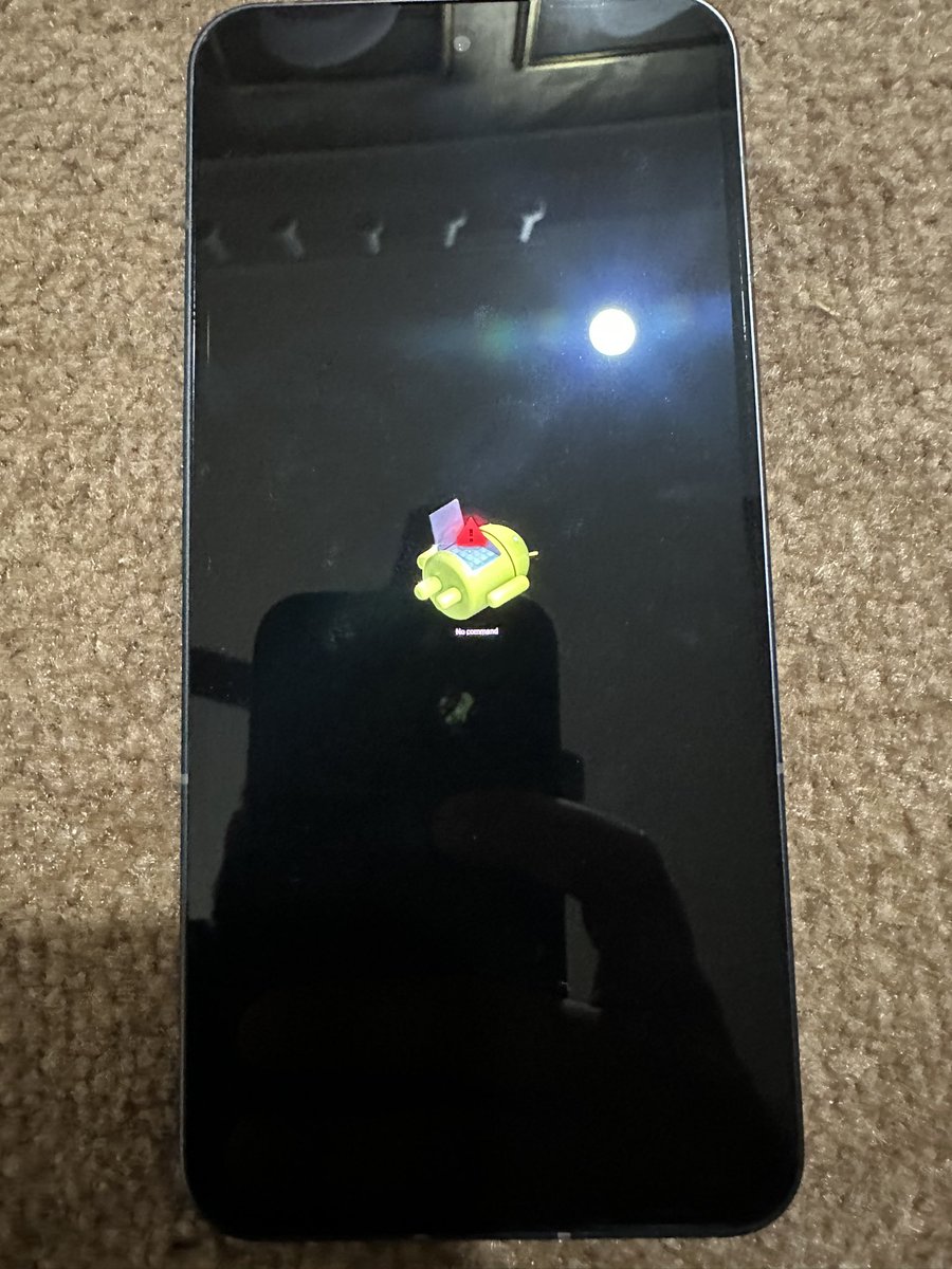 Matrix7867's tweet photo. @nothingsupport  Purchased Phone2 today from Bangalore LULU mall and phone is not starting up. Getting stuck at SIM card verification process and while doing power-on it shows some android No command image 😰 Can anybody please help me here. 😰😰 https://t.co/BbCbyMEwJT
