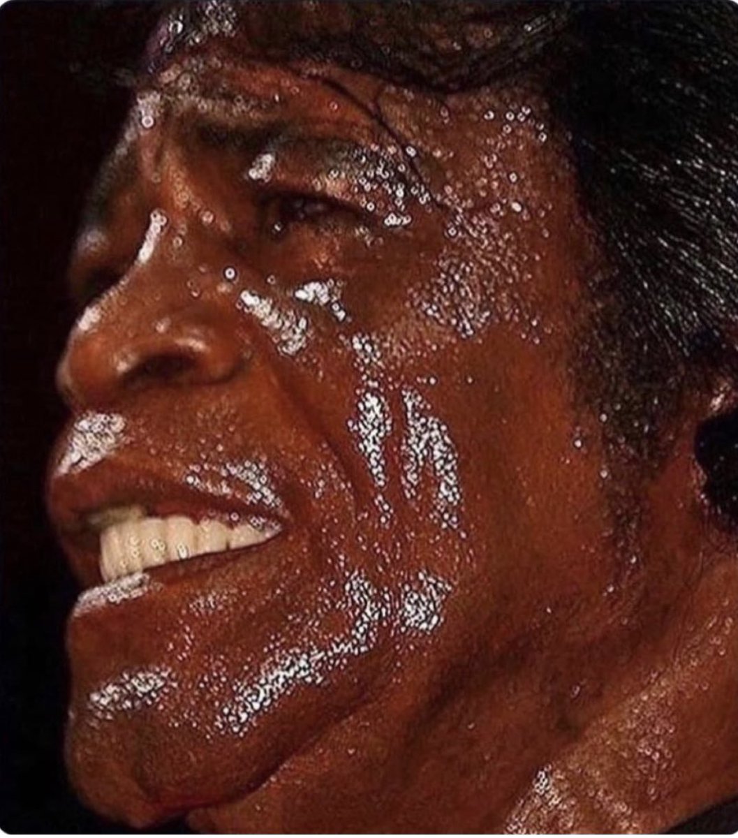 SalvadoranPride's tweet image. As soon as you walk out of the airport in El Salvador.