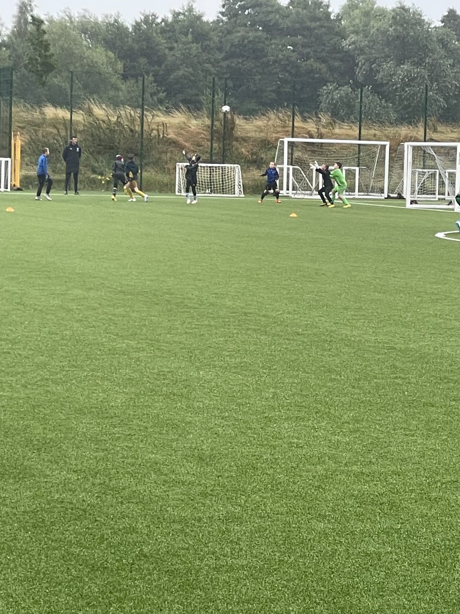 CC1_Goalkeeping's tweet photo. Amazing evening @AVFCOfficial having been invited to their open GK training session for the Academy. Who would believe he played his first ever game 12 months ago #development #gkunion #juniorgoalkeeper #football #progress https://t.co/FhOXaoglYo