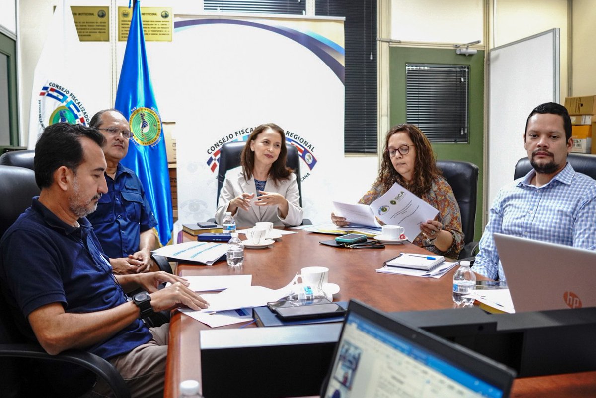 stcfr_sica's tweet photo. Este día se desarrolló una reunión con las Unidades de Enlace del Consejo Fiscalizador Regional del Sistema de la Integración Centroamericana para revisar la propuesta del Plan Operativo Anual y Presupuesto 2024 del CFR-SICA que será presentada a los miembros del Consejo 🤝 https://t.co/xcSFL7sMKp