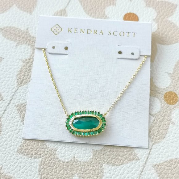 Keepinitretro7's tweet photo. So good I had to share! Check out all the items I'm loving on @Poshmarkapp from @tjwalsh2 #poshmark #fashion #style #shopmycloset #pokemon #kendrascott: https://t.co/D1QdFgEq8R https://t.co/Akv0QP0XiU