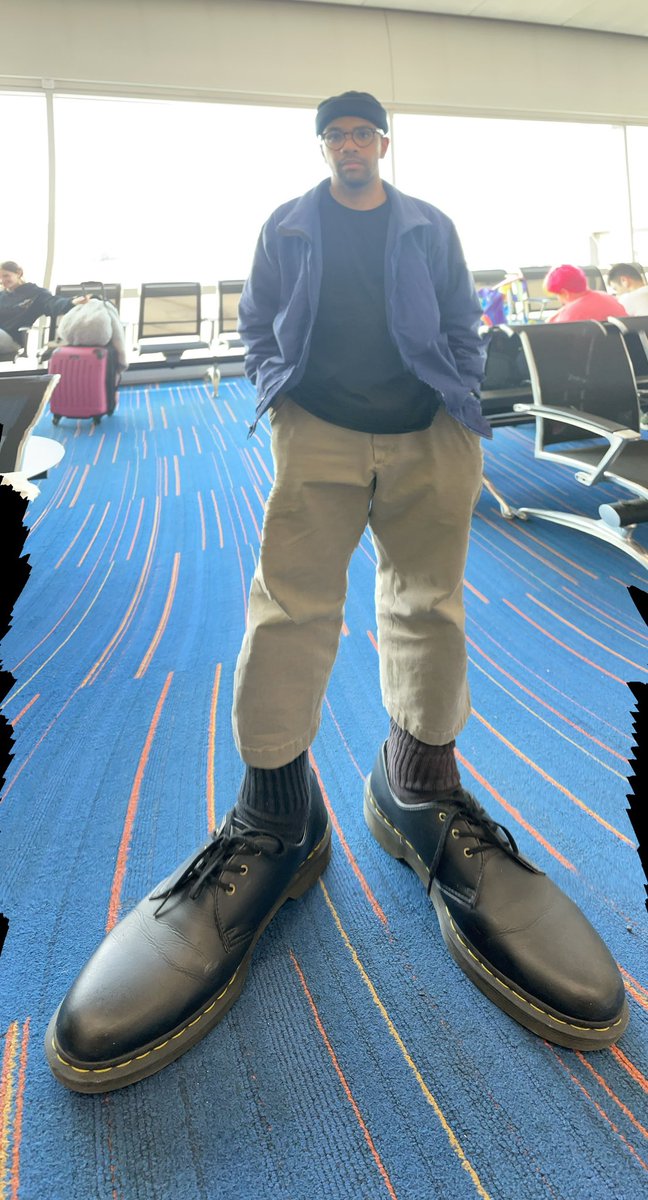 royaljag's tweet photo. steppin’ out! https://t.co/lxym5fSoDB