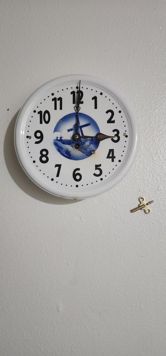 BryTai47's tweet photo. New wall clocks!!!! https://t.co/bPhrZ2C6kz