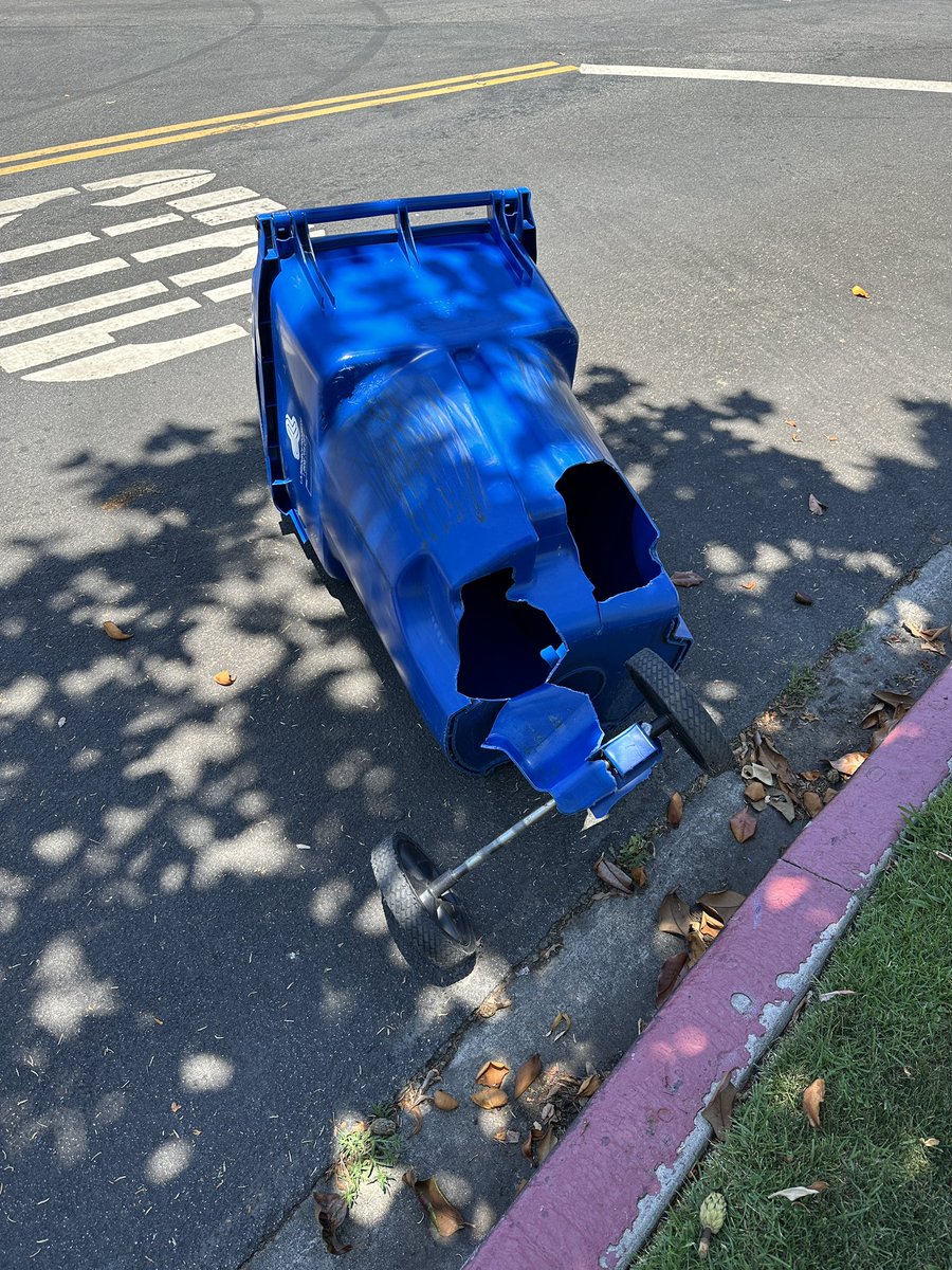 Jeff Barry (@jeffreybarry) on Twitter photo Hey <a href="/MayorOfLA/">Mayor Karen Bass</a> â happy Friday to you. If we need to recycle anything this weekend, can we swing by and use your recycling bin? Your guys beat the crap out of ours today. <a href="/MyLA311/">Los Angeles 311</a> Hey <a href="/MayorOfLA/">Mayor Karen Bass</a> â happy Friday to you. If we need to recycle anything this weekend, can we swing by and use your recycling bin? Your guys beat the crap out of ours today. <a href="/MyLA311/">Los Angeles 311</a>