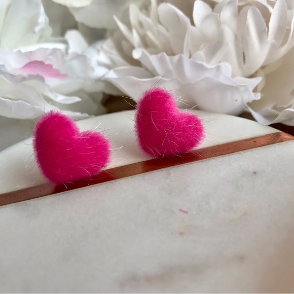 So good I had to share! Check out all the items I'm loving on <a href="/Poshmarkapp/">Poshmark</a> #poshmark #fashion #style #shopmycloset #thenorthface #tiffanyepiphanyjewelry: posh.mk/VENwS145qBb