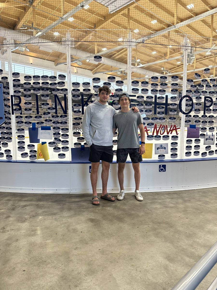 RidertownUSA's tweet photo. Feel Good Friday.
A huge shout out to  the Lesakowski family @11daypowerplay a non-profit supporting cancer research. The 11DPP ended its seventh year and has raised over  $10M to fight cancer. Over 2300 players inc. @ryanwalsh_21 , @liamlesakowski4 and Liam’s billet family . https://t.co/X3F8k6QjPx