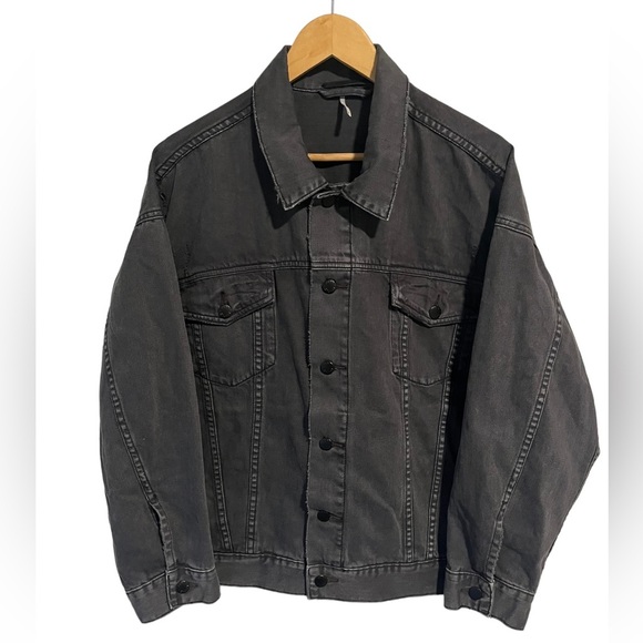 So good I had to share! Check out all the items I'm loving on <a href="/Poshmarkapp/">Poshmark</a> from <a href="/SonyaMFFIwife/">Sonya Goldsmith</a> #poshmark #fashion #style #shopmycloset #gucci #coach #freepeople: posh.mk/IHhuIy75qBb