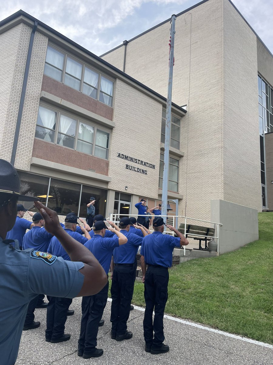 KHPRecruiting's tweet image. At the KHP Training Academy, each day begins and ends with flag detail.
In our morning flag detail, we ring the bell in memory of the 10 Troopers who gave their lives in service to the citizens of Kansas.
#ServiceCourtesyProtection
 #BuildingALegacy