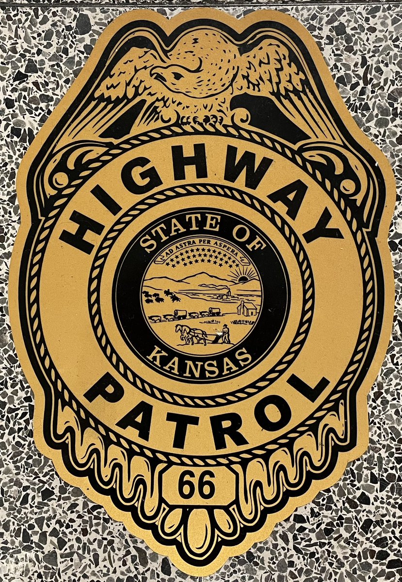 KHPRecruiting's tweet image. At the KHP Training Academy, each day begins and ends with flag detail.
In our morning flag detail, we ring the bell in memory of the 10 Troopers who gave their lives in service to the citizens of Kansas.
#ServiceCourtesyProtection
 #BuildingALegacy