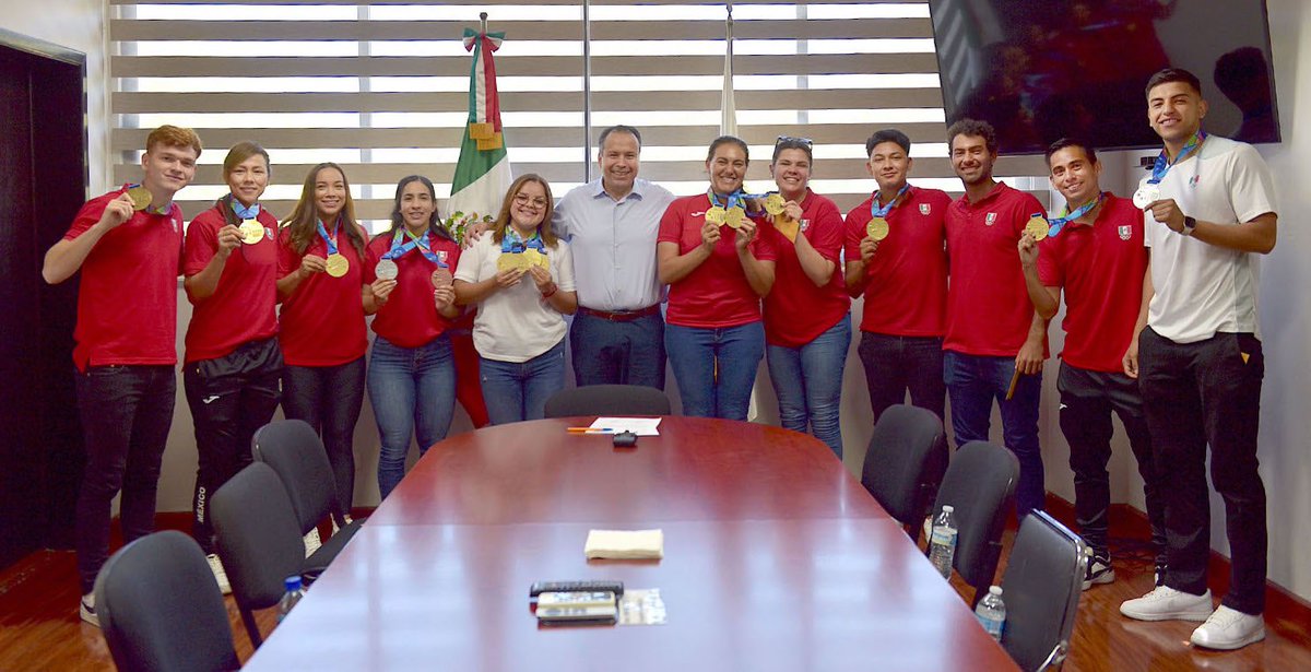 tonoastiazaran's tweet photo. Me siento muy orgulloso de las y los jóvenes hermosillenses que nos representaron con excelencia en los Juegos Centroamericanos y del Caribe 2023.🙌

Nuestra delegación de 17 deportistas destacó notablemente con medallas 🥇 de oro, plata y bronce, quedando dentro del Top 10 en diferentes disciplinas como hockey, handball, tenis, halterofilia y tiro con arco.🏹

¡Muchas felicidades! 👏