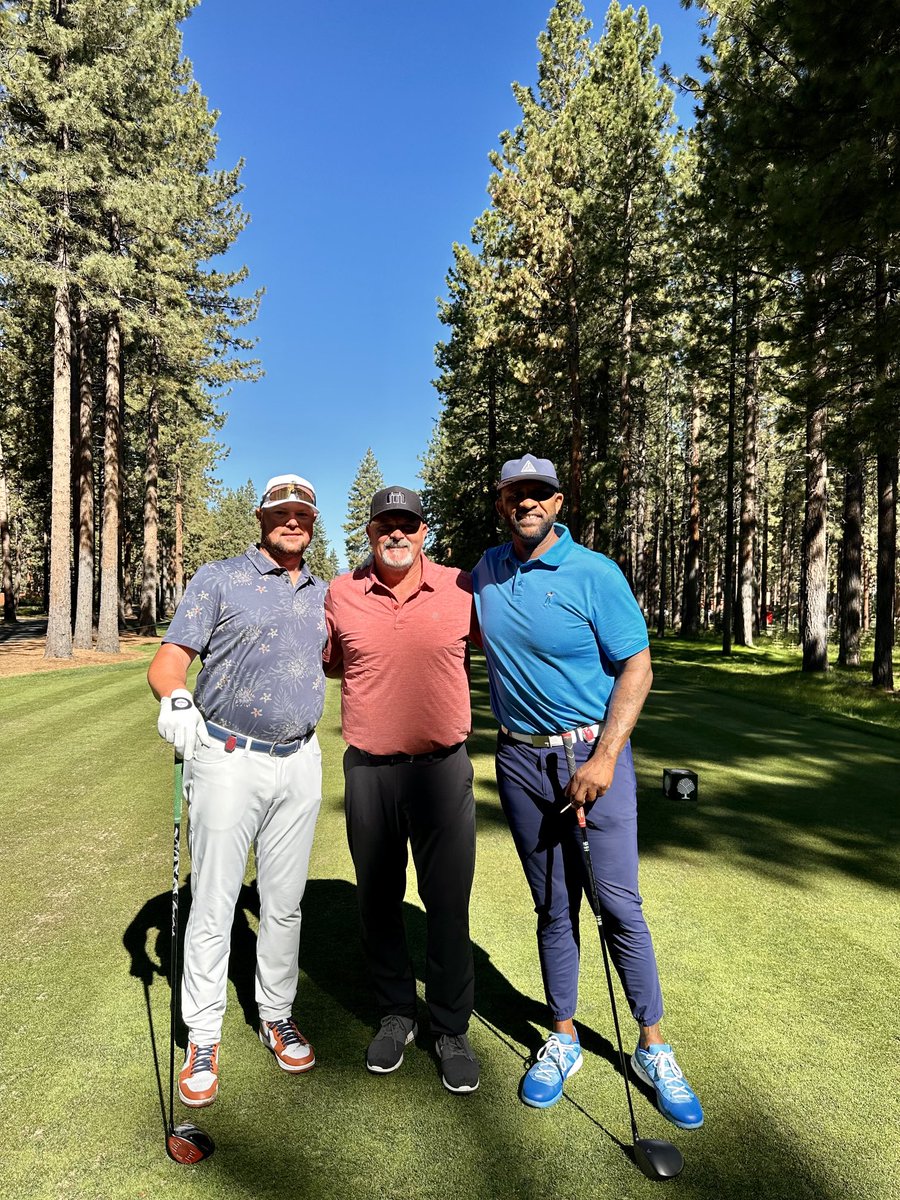 JLester34's tweet image. We had a day today! Opened up round 1 of the @ACChampionship with my first all lefty grouping! Ran into some old friends along the way too! #accgolf