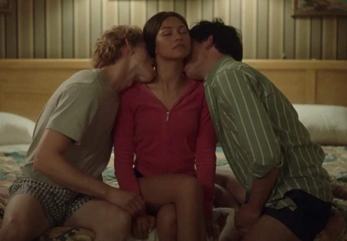 OvOBrezzzy's tweet image. Tom really saw zendaya do that scene and said imma do one worse 😭