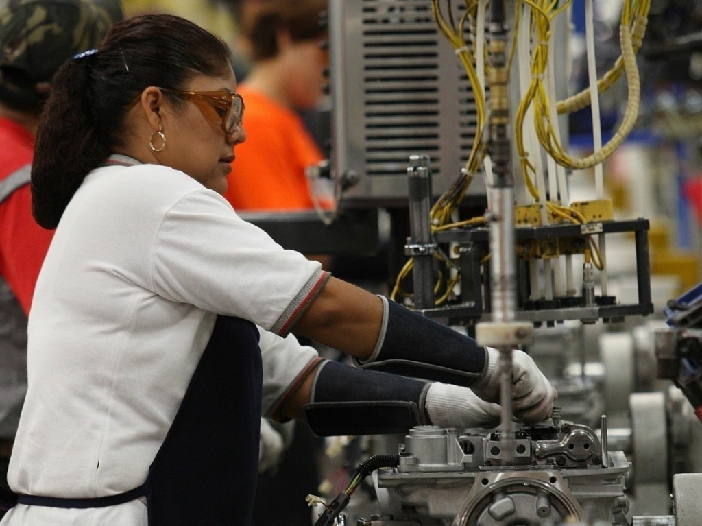 lajornadaonline's tweet image. Vacantes, un millón 600 mil plazas: @Coparmex

A la par, hay 2 millones de desocupados.
Los sectores de manufacturas y comercio tienen mayor dificultad para cubrir puestos. Con menos dificultades están los servicios de esparcimiento y culturales.
bitly.ws/LpGd