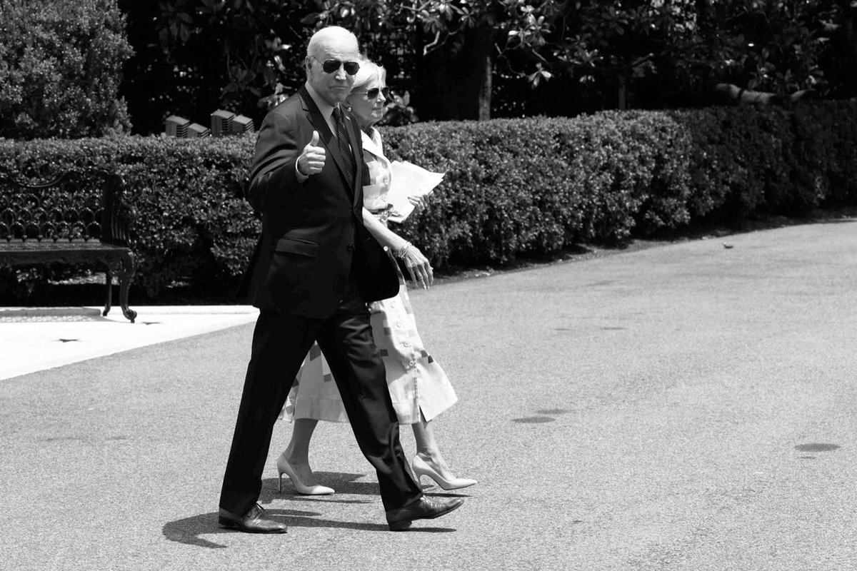 #presidentbiden and #firstladyjillbiden departs #whitehouse en route to #campdavid today July 14, 2023 at South Lawn/White House in Washington DC. Photo Shooting by #leninnolly https://t.co/3As07gfrpJ