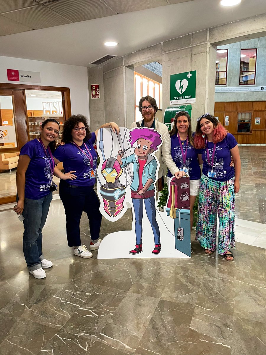 fergunet's tweet photo. Menudo lujazo compartir el X Campus @sereingeniera en la @ETSIIT_UGR con unas alumnas tan geniales, unas profesoras tan comprometidas @https_rim @LaYoEl @ealvarez_castro y Ana Vico, y contar con el apoyo de @marvenegas7 en la clausura.

¡Por otras 10 ediciones más! https://t.co/ZEe646wLLv