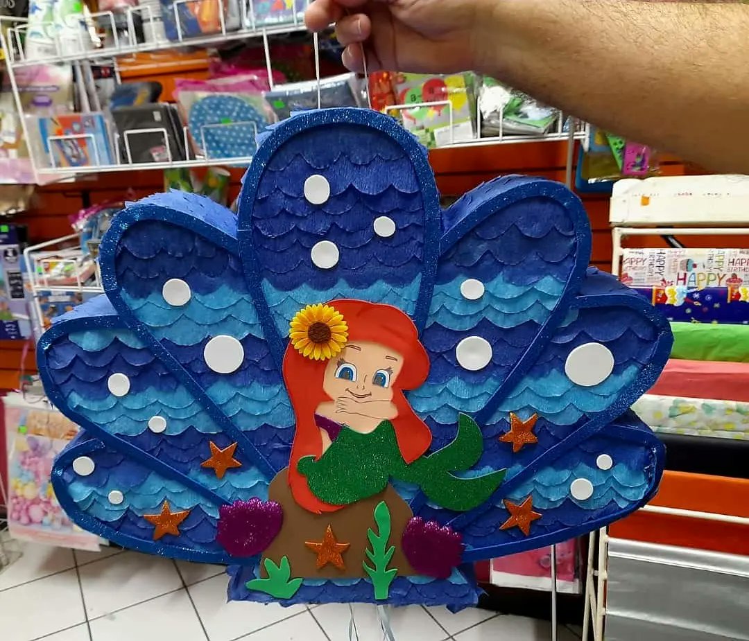 _itsapartyja's tweet image. Breaking barriers and spreading joy, one swing at a time! 🌟🎉 #PinataPower #itsapartyja #jamaicapartycompany