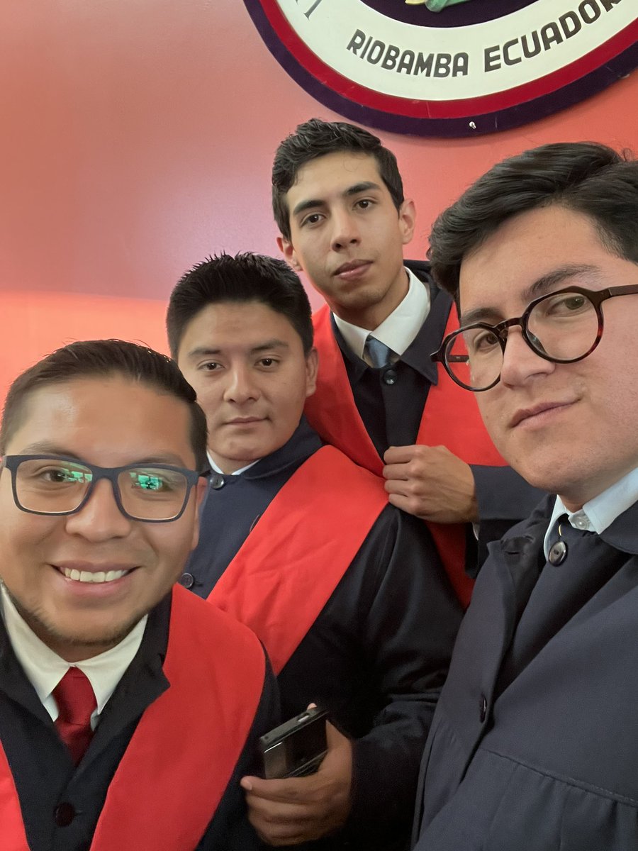 Sebas_lozada's tweet photo. Hoy toca graduación 👨‍🎓 👷🏼‍♂️ .. !! https://t.co/mCKTtqjzQV
