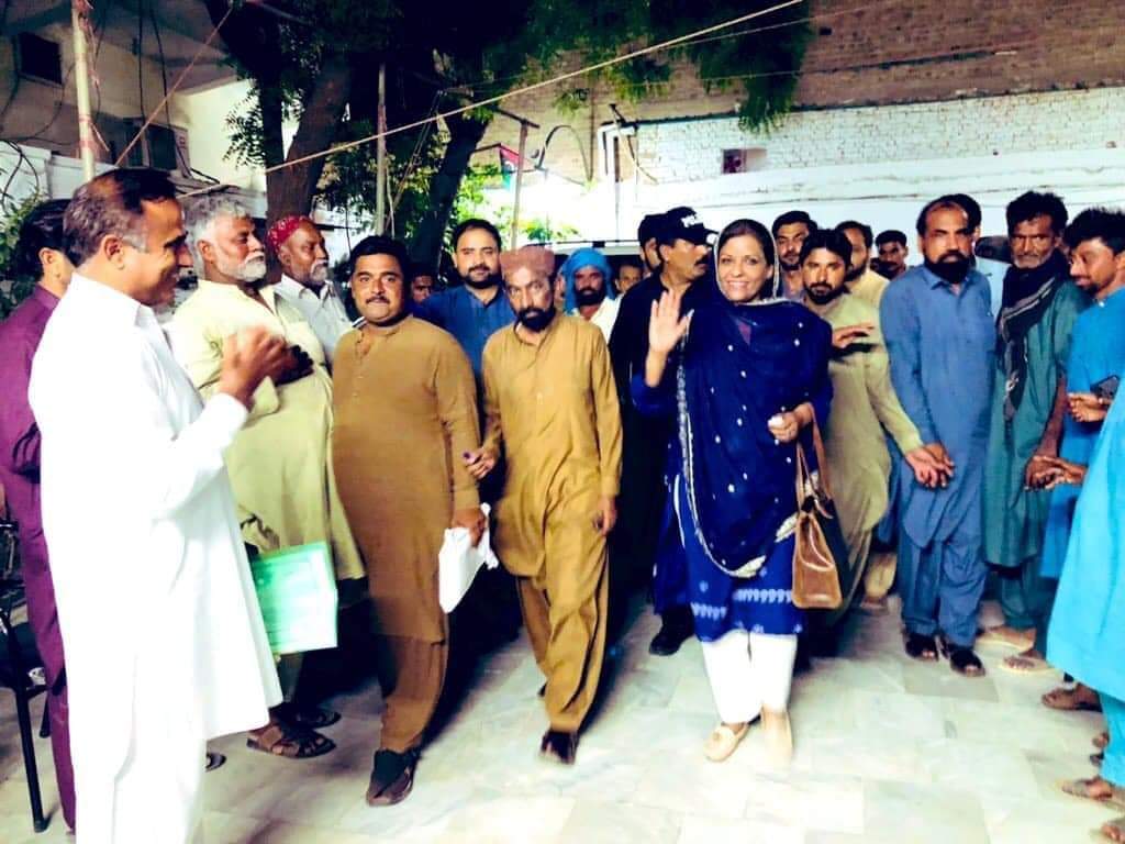 ChangShujait's tweet photo. عوامی خدمت میں صف اول رہنے والی بھادر لیڈر پاکستان پیپلزپارٹی کی مرکزی رہنما و منتخب ایم این اے ڈاکٹر نفیسہ شاہ وہ عظیم لیڈر ہیں جس نے بلاتفریق عوام کی خدمت کی ہے غریب عوام و جیالوں کی سفیر ڈاکٹر نفیسہ شاہ کو سلام پیش کرتے ہیں 😍
Inshallah Agli Bari Fir MNA 208
@ShahNafisa https://t.co/NSXgRDIgqq