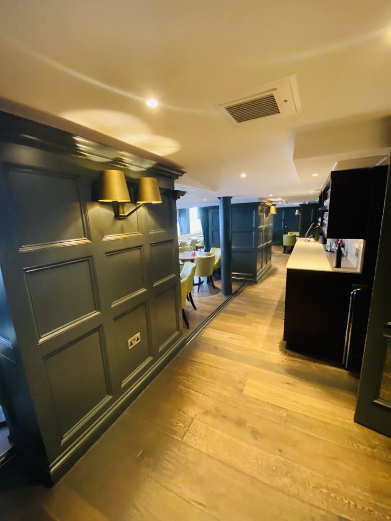 DecoratorsCmc's tweet photo. Fine work in London recently 

Well done team using @DuluxTrade https://t.co/HohPQDQfpP
