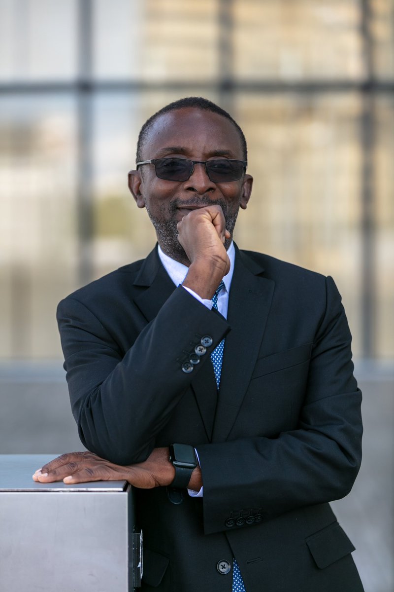 Tout le monde ne vous aimera pas ça c’est sur. Mais quand vous avez bon cœur la vie vous le rendra toujours bien. Quand je vois comment les gens l’apprécient et le gâtent encore plus que nous ses enfants. J’ai l’impression d’avoir pleins de frères médecins. Joyeux anniversaire 🫶🏽