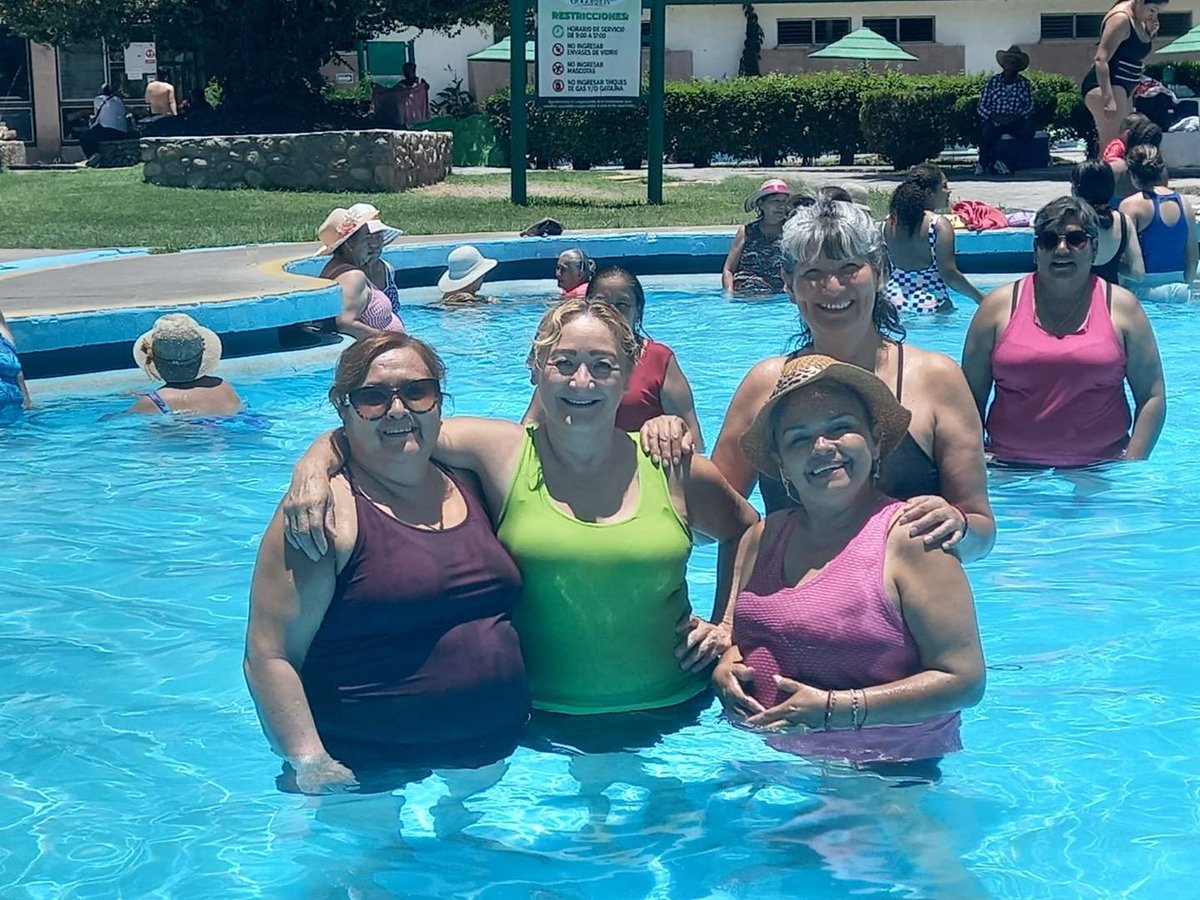 DIFMunicipalSLP's tweet photo. Este viernes, 14 Clubes de personas adultas mayores, visitaron el Centro Vacacional “Gogorrón" donde realizaron distintas actividades físicas dentro y fuera de las albercas, y una bonita convivencia.
#PoSÍble #ContigoSí #SanLuisPotosí #DIFSLP #SLP https://t.co/8bmV3ez6mU