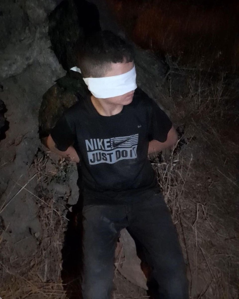 Timesofgaza's tweet photo. Earlier this week, lsraeli occupation forces detained two Palestinian children from their neighborhood in Hebron and blindfolded them, terrorizing them in the dead of night. https://t.co/QLC9aJNppc