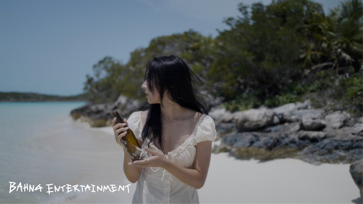 kararising_'s tweet photo. My pretty girl just dropped the best summer song and thought that we wouldn't notice 😉🩵
 #perfectblues #hannahbahng https://t.co/WgRI6wm7hE