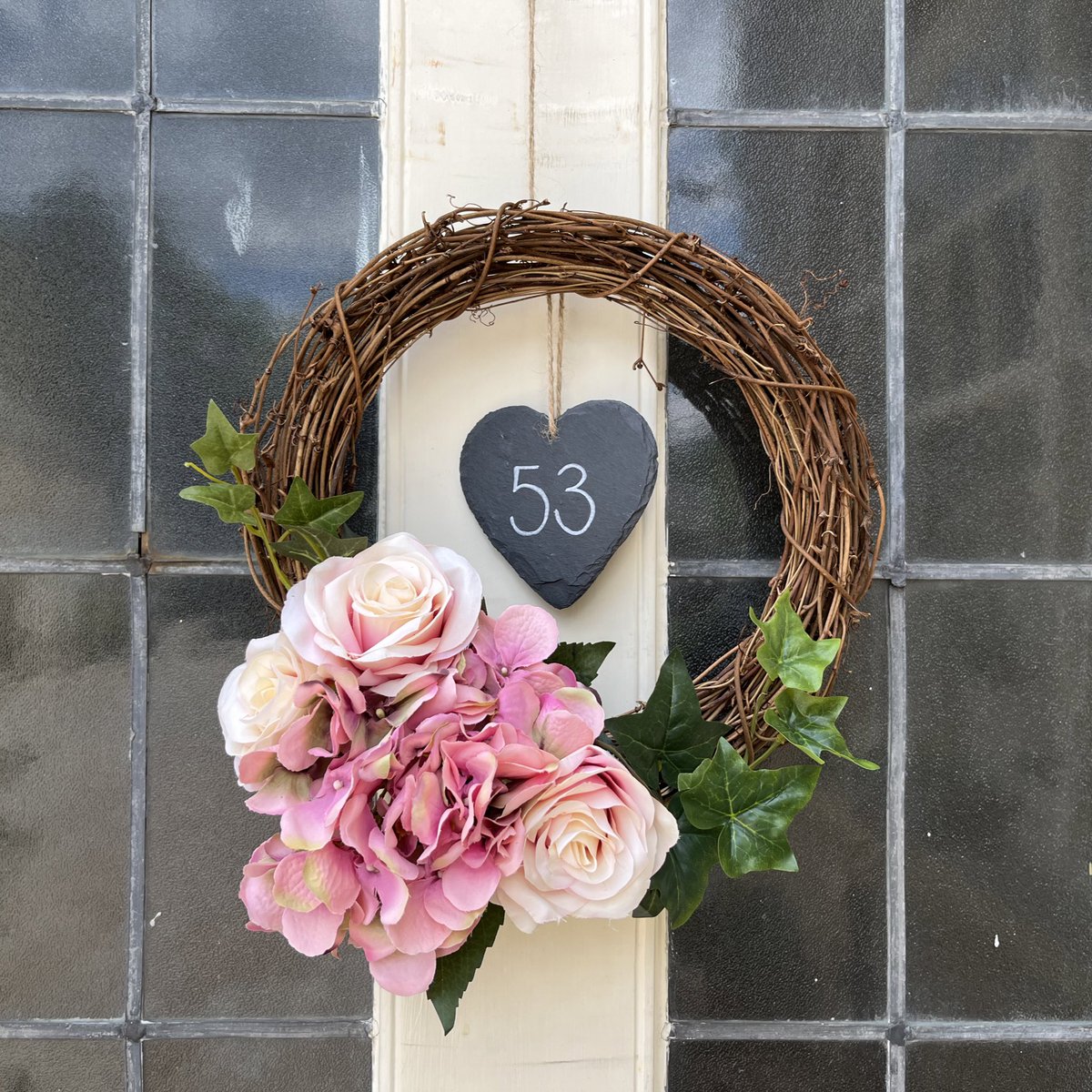 Personalised door wreaths are now available in my Etsy shop 🌸
#doorwreath #fauxflowers #personaliseddoorwreath #luxurydoorwreath #personalised #handmadegift #botanicals #weddingdecor #handmade #handmadegifts #etsyshopuk #etsy #etsyuk #etsyshop #acornstationery #etsyshopowner