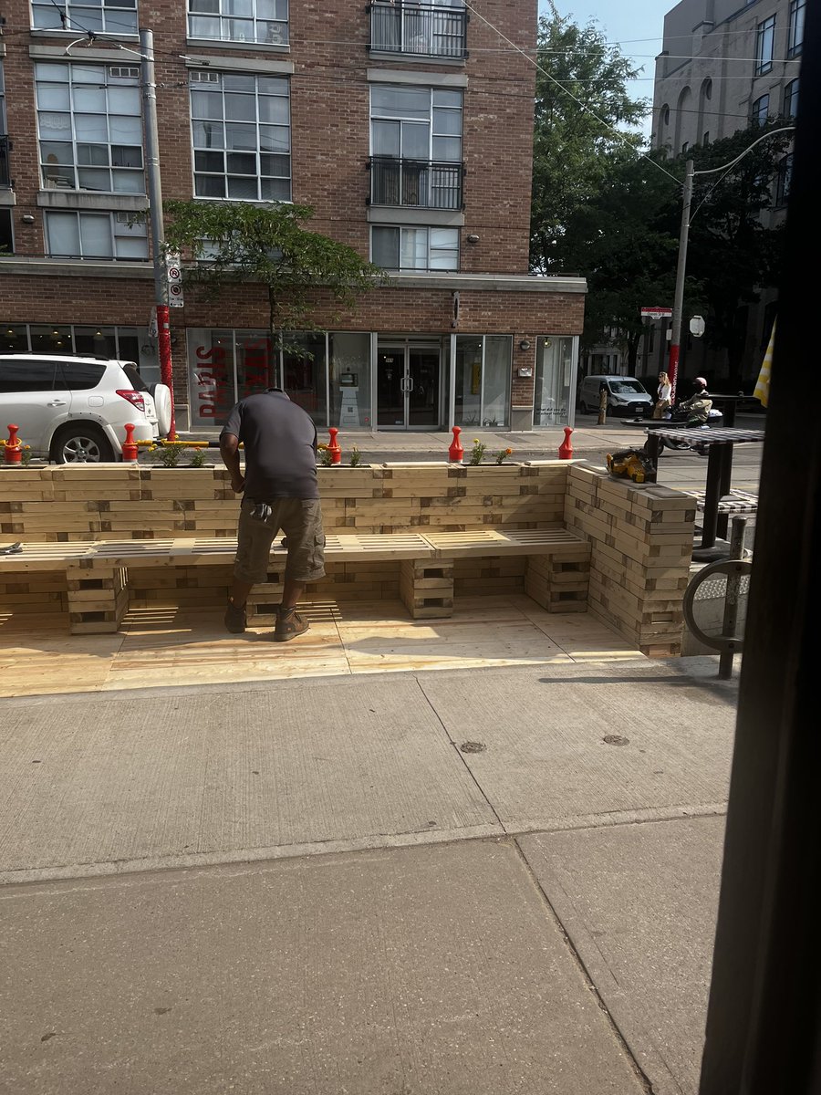 TheBlackHoof's tweet photo. Basically 2 months after I would want to normally start patio season we finally have a (tiny) patio at Swan. If you consider patio season to be 5 months long this is very close to half of our season gone… absolute clusterfuck @cityoftoronto you should return half our fees! https://t.co/zOrZNF1XSJ