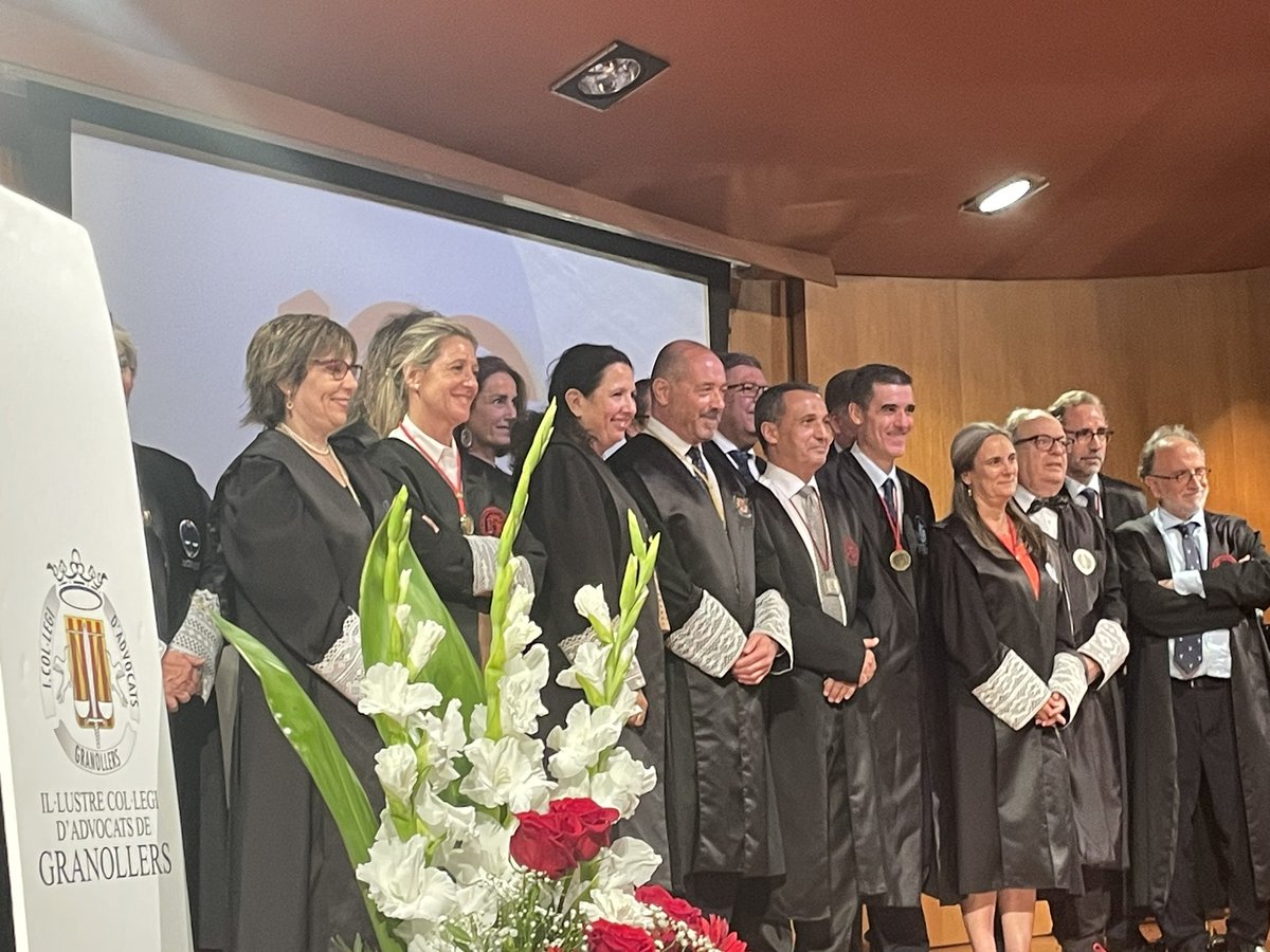 Quel plaisir de représenter le barreau des PO aux 100 ans du barreau de Granollers <a href="/icavor/">Icavor</a> et de retrouver mes amis <a href="/CarlesMcCragh/">Carles McCragh</a> <a href="/NaveiraJulio/">Julio J. Naveira</a> <a href="/JoanR_Puig/">Joan R. Puig 🎗️</a> <a href="/MedinaJosep/">Josep Medina</a> <a href="/PuigVentallo/">Ignasi Puig Ventalló</a> <a href="/OrdunaEncarna/">Encarna Orduna Pardo</a>