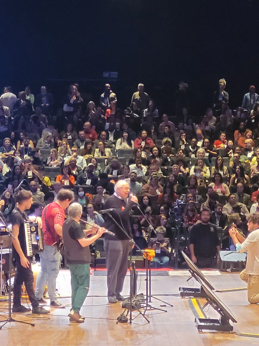 "Aposentados, amigos e familiares, unidos na luta pelos direitos previdenciários, vote no Brasil Participativo!
Vote 👇👇
brasilparticipativo.presidencia.gov.br/processes/prog…
#LulaBrasilMelhor
#GovBrJa"