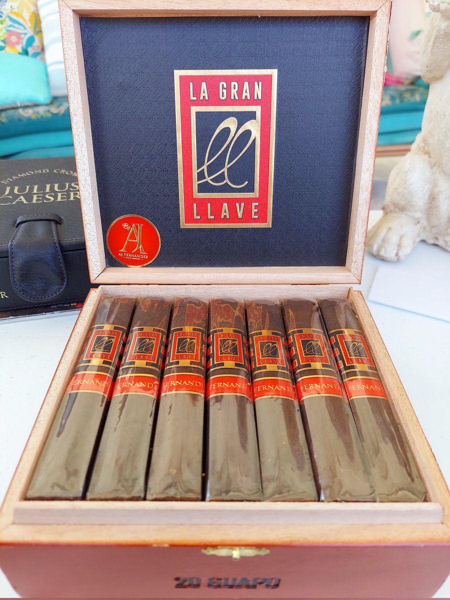 Joey Deez 🌰🌰 (@puffsmokenash) on Twitter photo Just cracked this 1 open today...been resting 🛌 since 6/19! Luv me sum <a href="/AJFcigars/">AJF Cigar Co. ★ Portfolio ★</a> and I don't want to smoke my older ones with #YellowCello just yet 💥👊🤑💯💯💯 #CigarLifestyle #CigarHoarder #GetchewSum Just cracked this 1 open today...been resting 🛌 since 6/19! Luv me sum <a href="/AJFcigars/">AJF Cigar Co. ★ Portfolio ★</a> and I don't want to smoke my older ones with #YellowCello just yet 💥👊🤑💯💯💯 #CigarLifestyle #CigarHoarder #GetchewSum