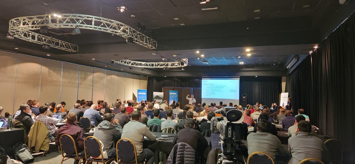 UPLArgentina's tweet photo. Así pasaba otro #UPLMeetingPoint en Melincué 🙌🏻✅ Nos reunimos con distribuidores, productores y asesores de Buenos Aires y el sur de Santa Fe para analizar la campaña y presentar muchas novedades en protección de cultivos y #BiosolucionesUPL de NPP (Natural Plant Protection). https://t.co/WLERaykjWG