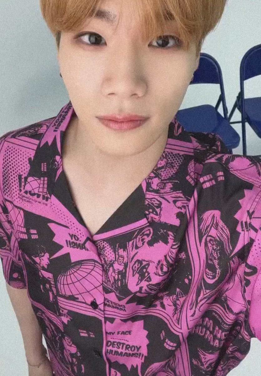 cwtchbright's tweet image. [#BLEE_RAID] 

Are you a Pokémon? Because I wanna Peak-at-you 😝🩷

[#BleeSelcaDay] 
[ #크리스 #CHRIS #BLITZERS #블리처스]