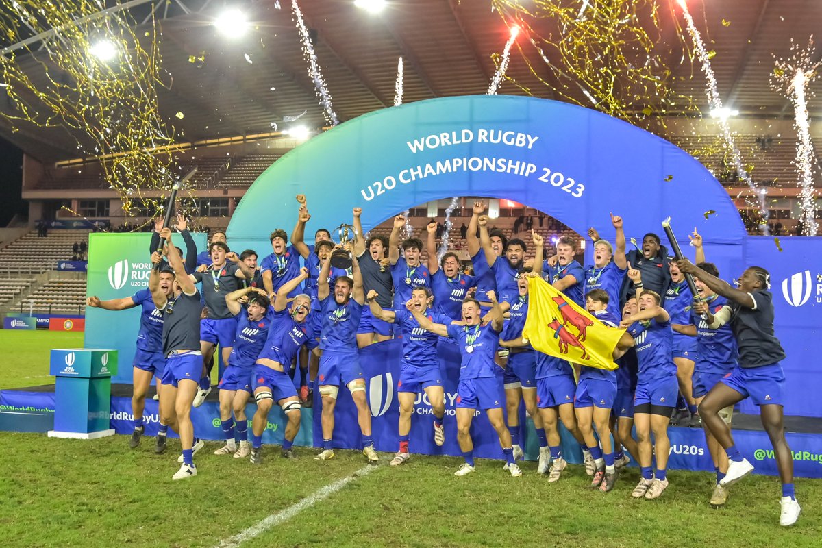 FranceRugby's tweet photo. 🏆 2018 ✅
🏆 2019 ✅
🏆 𝟮𝟬𝟮𝟯✅

𝐋𝐚 𝐯𝐢𝐜𝐭𝐨𝐢𝐫𝐞 𝐝'𝐮𝐧 𝐠𝐫𝐨𝐮𝐩𝐞 𝐞𝐭 𝐝'𝐮𝐧𝐞 𝐠𝐞́𝐧𝐞́𝐫𝐚𝐭𝐢𝐨𝐧 ! 😍🔥

#NeFaisonsXV #WorldRugbyU20s #FranceU20 https://t.co/qU6v0tE6Nu