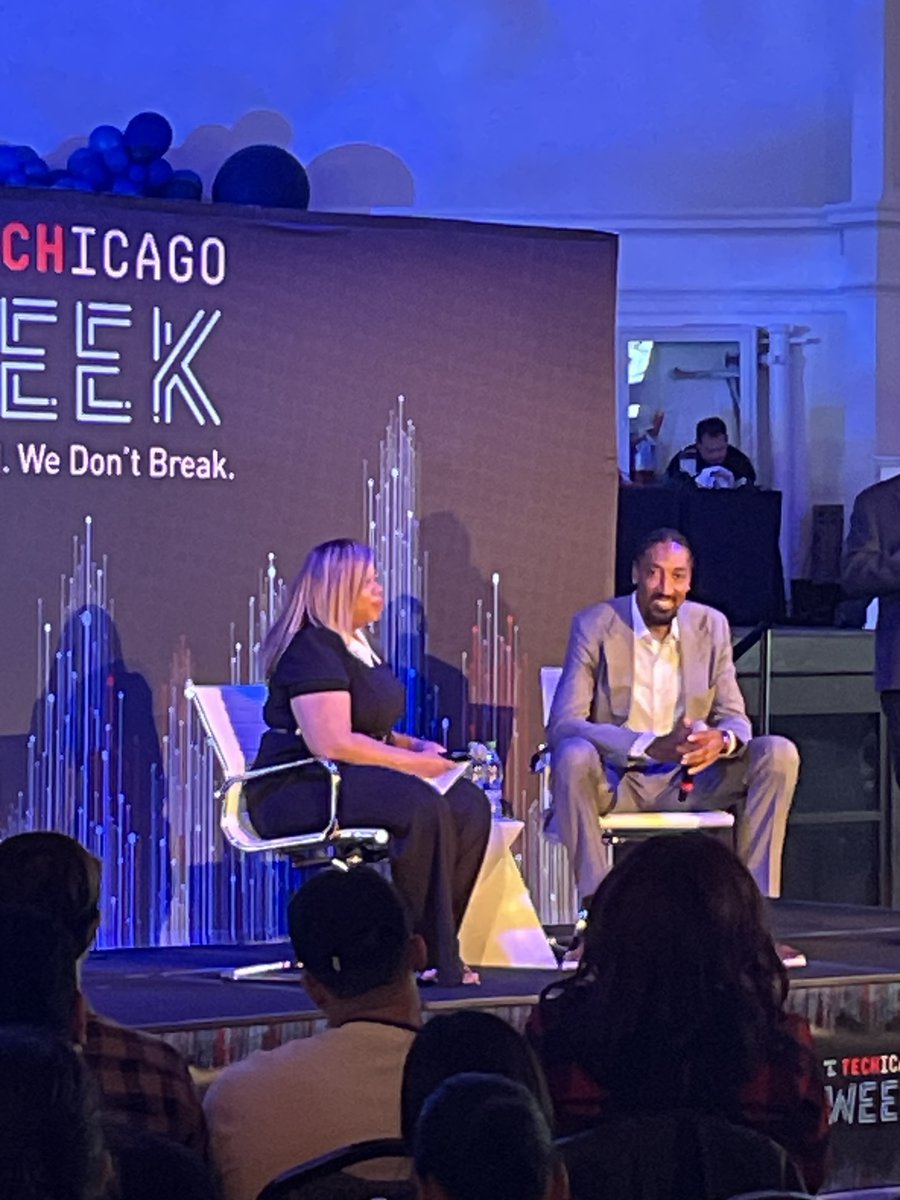From our KICKoff to seeing Bulls legend <a href="/ScottiePippen/">Scottie Pippen</a>, <a href="/kristensonday/">Kristen Sonday</a> &amp; @Alphrica1906  winning awards and the team vibing with our friends over at <a href="/drivecapital/">Drive Capital</a>, #techchicagoweek was. a. blast. 

🖐🏽Hands up if you're *psyched* to be building in Chicago after this week.