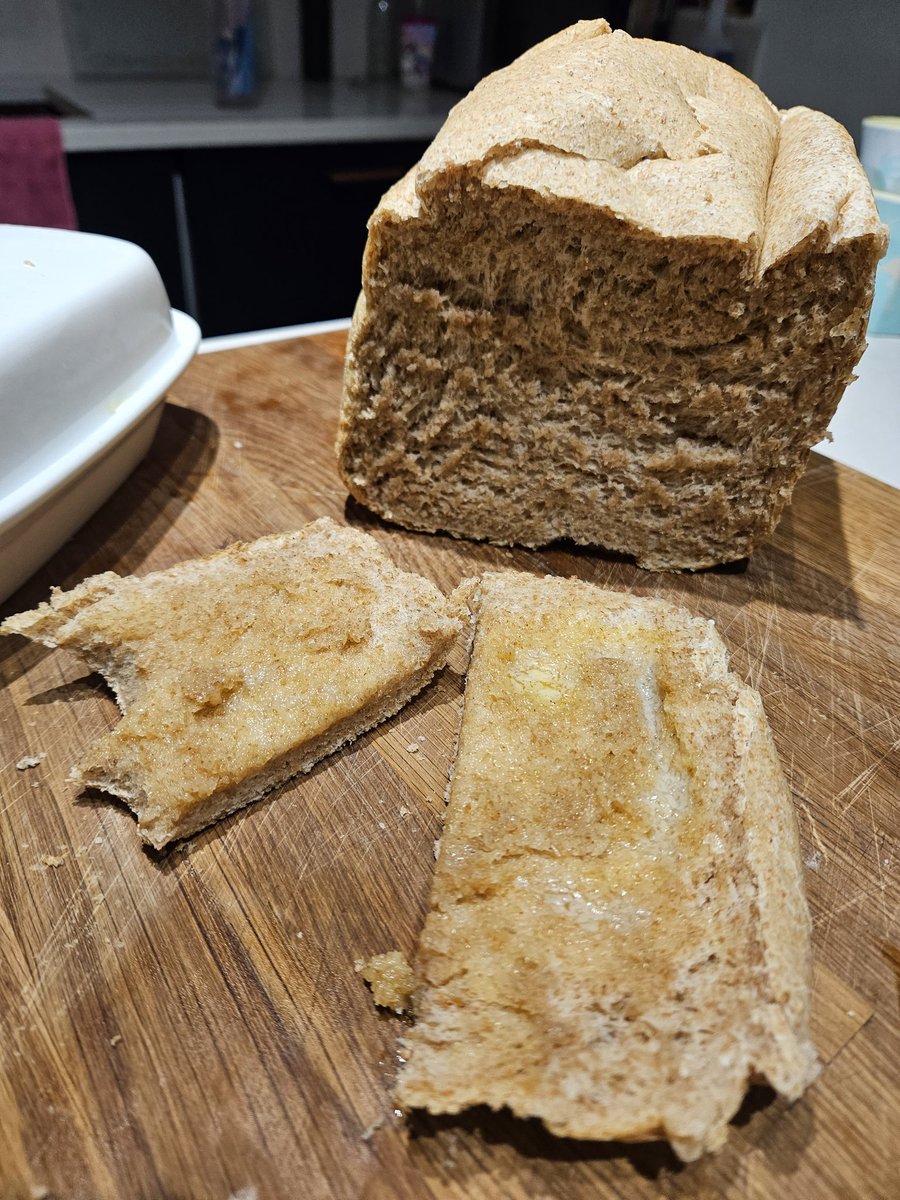 kinzalouise's tweet image. First loaf from my new toy... bread without the additives for the girls from now on 💕 but wonkey but tastes great! #breadmaker