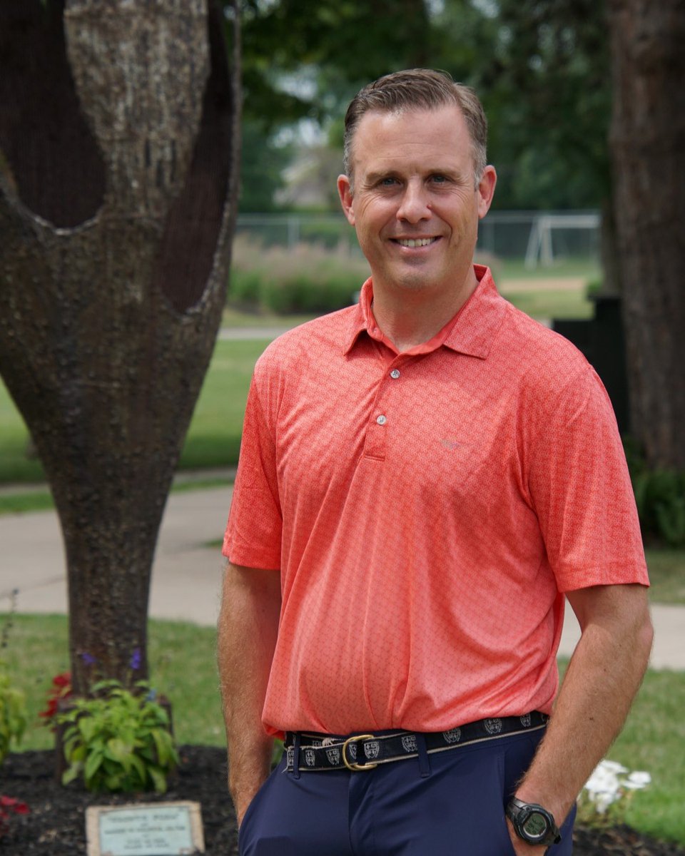 Please welcome Josh LeRoy as he wraps up his second week as our new Head of the Upper School!

Josh is excited to meet all our students and families in the coming weeks and thanks everyone for the support so far!