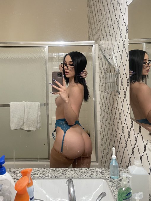 thighs are getting thiccccc https://t.co/WPsX37PwMY<a href="/tag/onepiece"class="tags"><span>#onepiece</span></a>