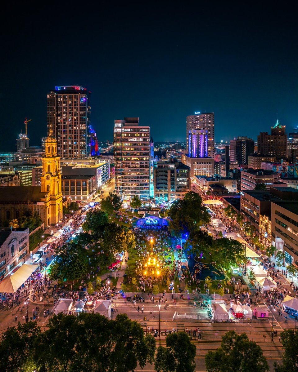 natevomhof's tweet photo. Storm the Bastille 5K 🇫🇷 - Milwaukee Wisconsin https://t.co/yaTHlLhYgd