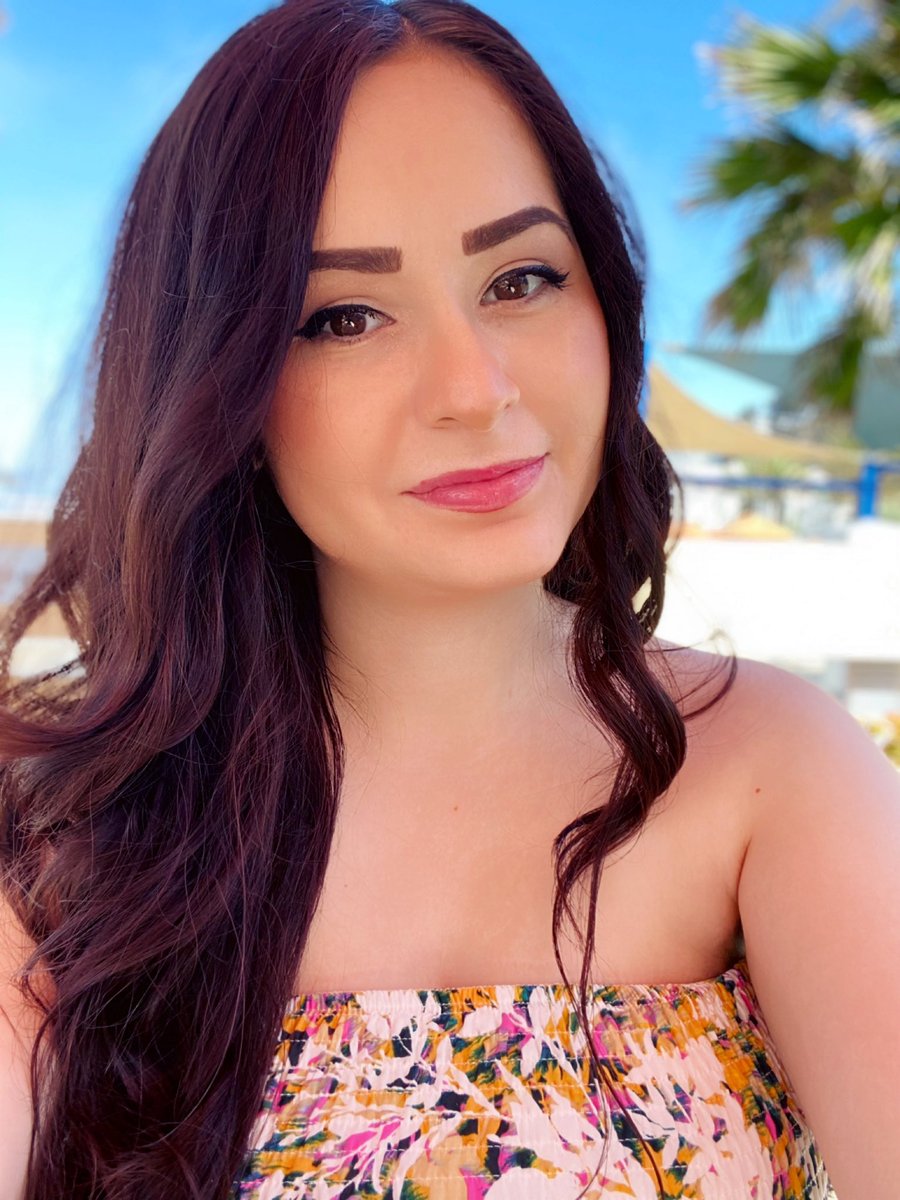 MeowAmor's tweet photo. Beach day 🏝️❤️ https://t.co/j4cEAZKHF2